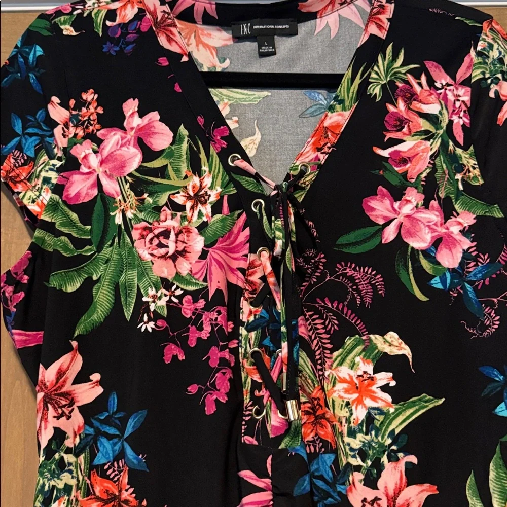 I.N.C. Floral printed lace up Rouched slinky blouse Top Womens L stretch office - Picture 3 of 12